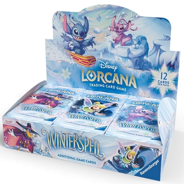 Disney Lorcana TCG : Boîte de Boosters Winterspell Présentant 24 Paquets Scellés en Usine Affichés dans une Boîte Ouverte avec des Illustrations Winterspell Vibrantes. Chaque Paquet Contient 12 Cartes, Incluant un Mélange de Communes, Peu Communes, rares et Foil. l'Emballage Met en Valeur des Personnages comme Stitch et Tinker Bell dans un Thème Glacé et Magique, Idéal pour les Collectionneurs et les Joueurs. Fabriqué par Ravensburger.
