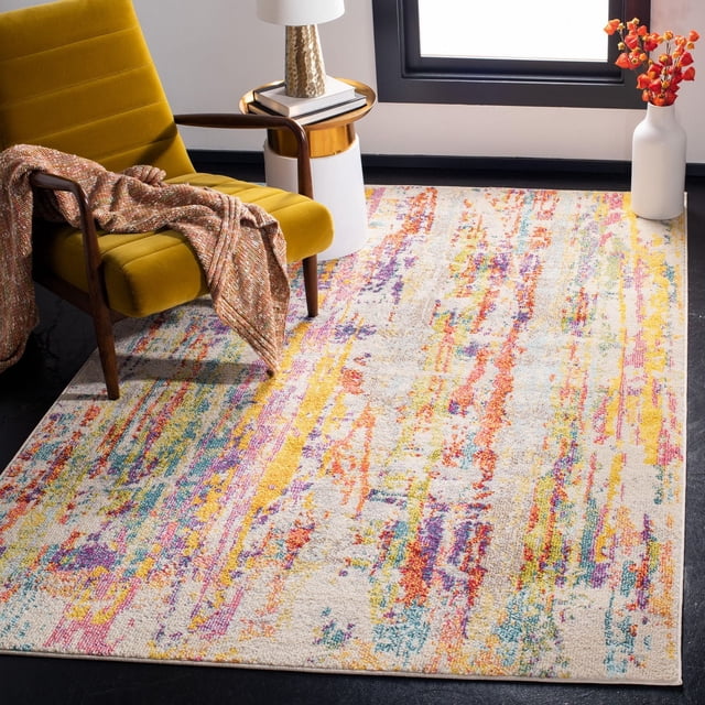 SAFAVIEH Madison Tapis Abstrait Marais à Effet Vieilli Présentant un Motif Vieilli vibrant en Jaune, orange, Violet, Bleu et Rose sur un Fond Neutre Clair. Tissé à la Machine avec des Fils Synthétiques Doux pour la Durabilité, Montré sous un Fauteuil Jaune Moutarde Mi-Siècle avec un Jeté Multicolore, à Côté d'Une table d'Appoint Blanche avec une Lampe à accent Doré et un vase Blanc avec des Fleurs orange Près d'Une Fenêtre. Convient pour Ajouter un accent durable et Coloré à la Déco Maison Moderne.