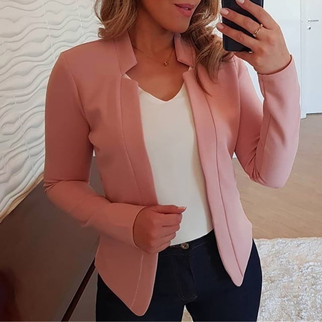 EQWLJWE lightweight cropped cardigan for women in plus sizes, featuring an open front design and long sleeves. The cardigan is shown in a soft pink colour, styled over a white top and paired with dark jeans. Ideal for spring and summer wear, this bolero shrug sweater is made of soft cotton and offers a casual yet fashionable look.
