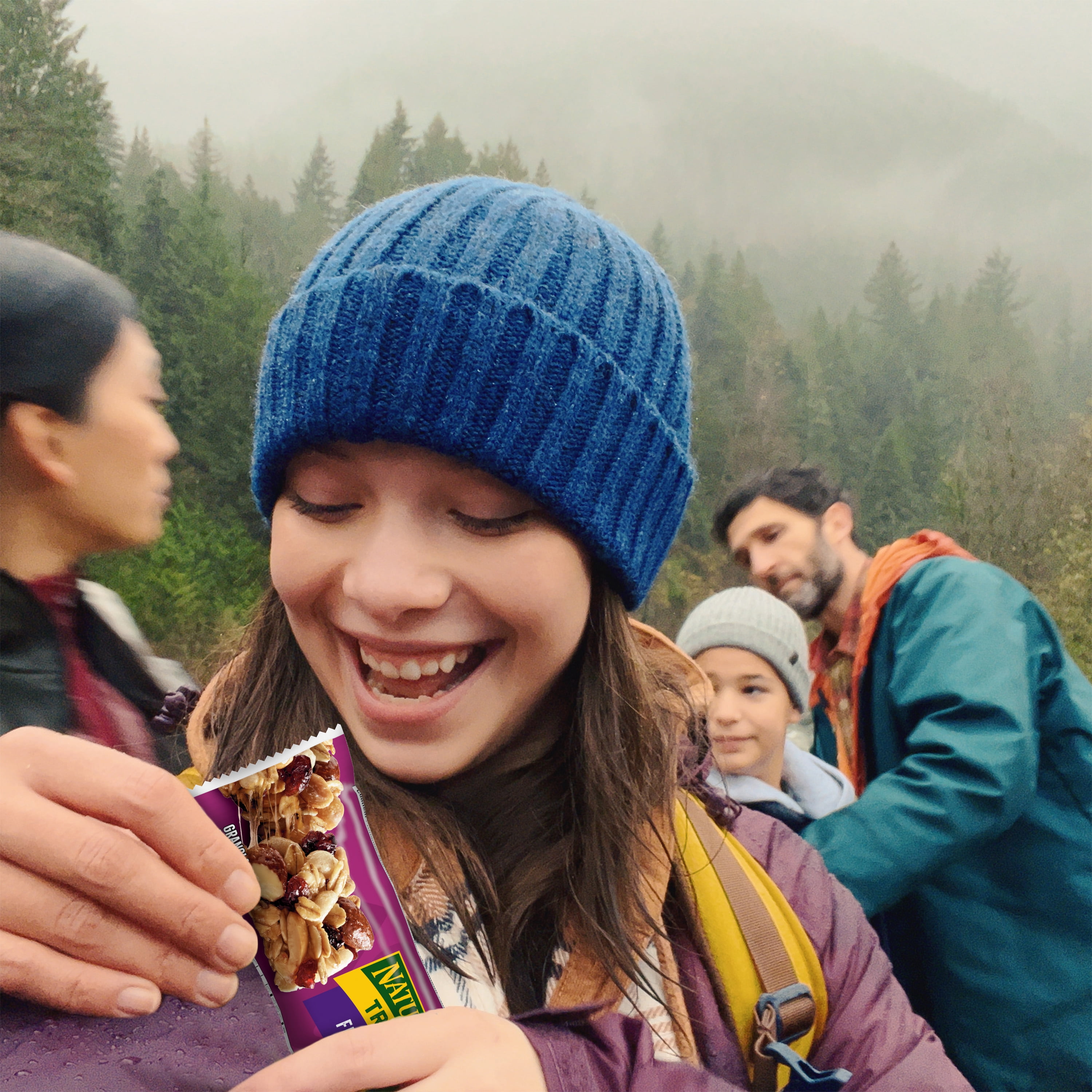 Nature Valley Barres Granola Moelleuses Mélange du Randonneur, Noix de Coco et Chocolat Noir, 5 Barres