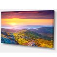 thumbnail image 2 of Fleurs de Rhododendrons dans des Collines Colorées, 2 of 3