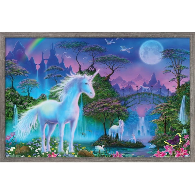 Affiche Murale de Prairie de Licorne, 22,375 Po x 34 Po, Représente une Scène Fantastique avec une Grande Licorne Blanche dans un Prairie Vibrante avec des Fleurs et des Lapins. Deux Petites Licornes Se Tiennent Près d'Un Étang avec des Cygnes, Entourées d'Arbres, de Cascades et d'Un Pont de Pierre sous une Pleine Lune et un Ciel Arc-en-Ciel. Cette Impression d'Art Mural Brillante Convient à la Décoration de Chambre, de Bureau, de Dortoir Ou de Fête.