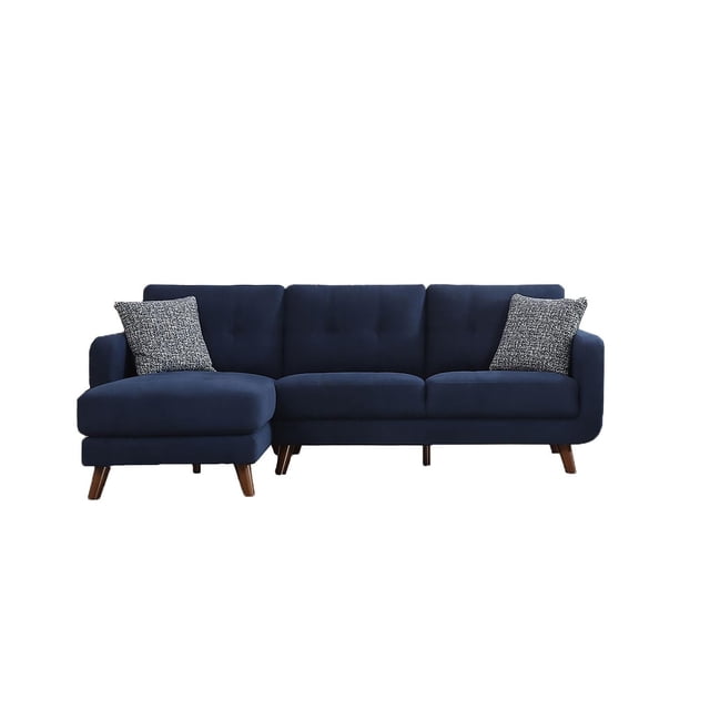 Topline Home Furnishings Sectionnel 2 Pcs avec Méridienne Côté Gauche en Tissu Aspect Lin Bleu lapis avec Coussins Capitonnés « Biscuit », Deux Coussins d'Accent Gris Texturés et Pattes Évasées en Bois d'Érable Exposé, Orienté vers l'Avant sur Fond Blanc, Idéal pour s'Asseoir au Salon.