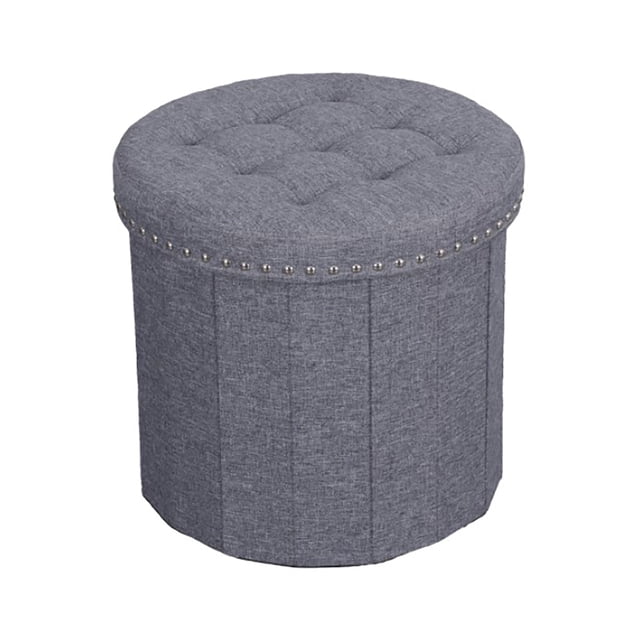 ITY International Rond ottoman et Repose-Pieds avec Rangement, Présentant un Diamètre de 18,5 Pouces et une Hauteur de 16,5 Pouces. Rembourré en Tissu Gris Élégant avec Garniture Décorative de Clous Décoratifs, Ce ottoman Pliable Est Idéal pour Organiser des Salons Ou des Chambres. Son Dessus Capitonné Ajoute une Touche Sophistiquée, Tandis Que le Compartiment de Rangement Discret Offre une Fonctionnalité. Facile à Assembler Sans Outils.