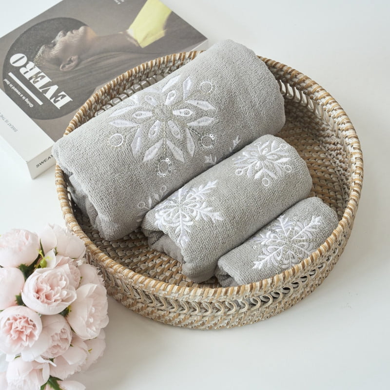 Marina Decoration Xmas Ensemble de Serviettes de Luxe Premium Ultra Doux 100 % Coton Brodé Moderne de Noël 3 Pcs, Motif Flocon de Neige Gris Blanc