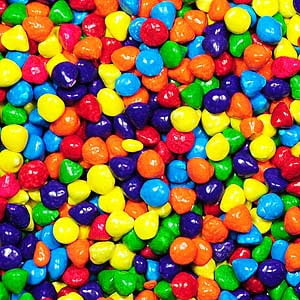 Chips chocolat enrobés de bonbons arc-en-ciel 450 g