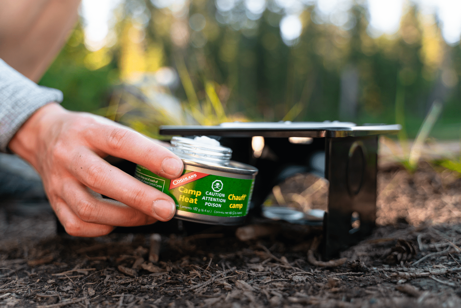 Réchaud de camping pliant et portable Coghlan’s — compact, léger en acier pour le camping et les situations d’urgence