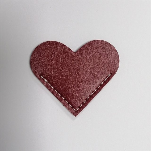 LSLJS Leather Bookmark Heart-Shaped Page, Bookmark, Heart-Shaped Page Corner , Cute Bookmarks Accessories for Women Present Reading Book Lovers, Bookmark