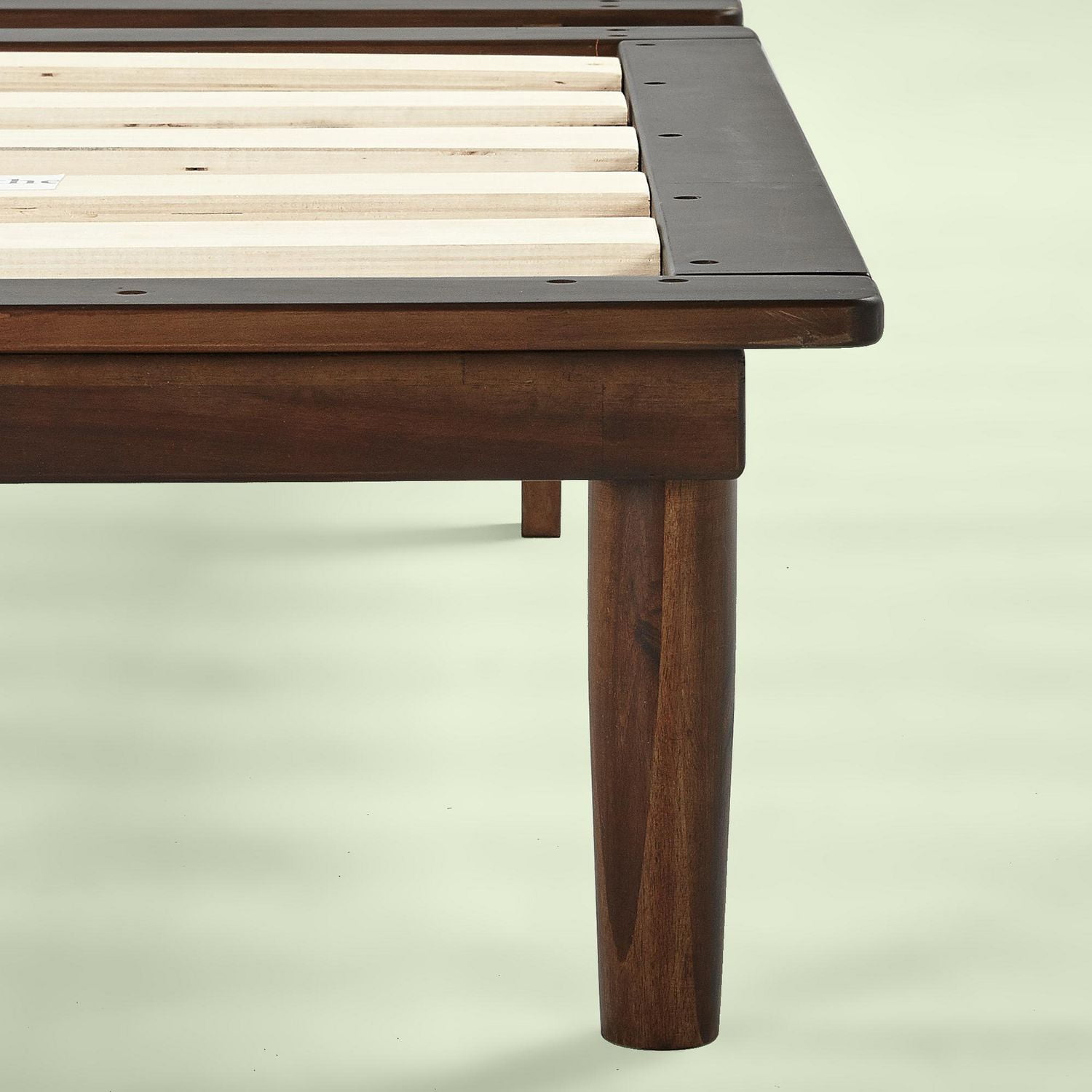 Cadre de lit plateforme en bois d’acacia Zinus Bobbie 10 po