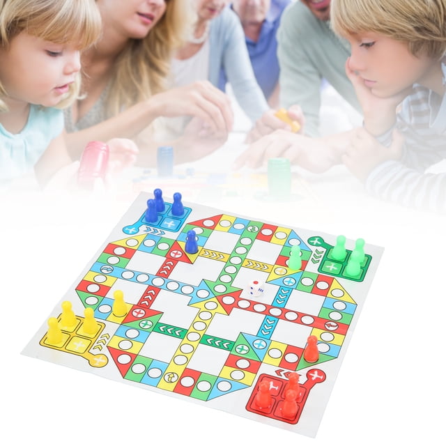Plastic Chess Game Set, Children Fun Board Game Chess Portable Wear Resistance Chessboard Game Toy Hunting Backpacks for Party Hunting Bags