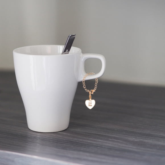 Accessoires de Lettres pour Identification de Gobelet Breloques Initiales en Forme de Cœur pour Tasses pour Poignées de Tasse Uniques et Étiquettes de Nom