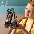 thumbnail image 4 of LEGO Wednesday Figurine de Mercredi Addams 76780 Ensemble de construction (702 pièces), 4 of 6