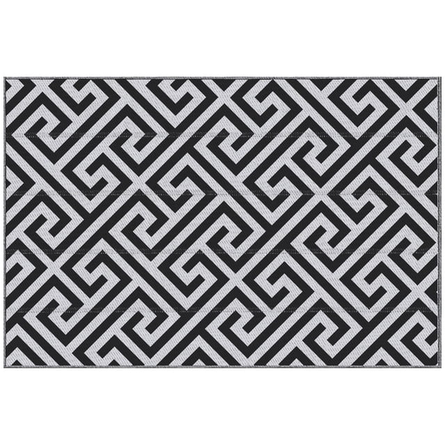 Outsunny Tapis Extérieur Réversible pour VR, Noir et Blanc, 4 Pieds x 6 Pieds, avec un Motif Géométrique Noir et Blanc Frappant. Ce Tapis d'Extérieur Imperméable et Résistant aux UV Est Fait de Polypropylène durable avec Bordure Renforcée pour Prévenir l'Effilochage. Pliable pour un Rangement Facile, Il Est Idéal pour le camping, les patios, les VR, les Plages et les Espaces Extérieurs. le design Réversible Ajoute de la Polyvalence.