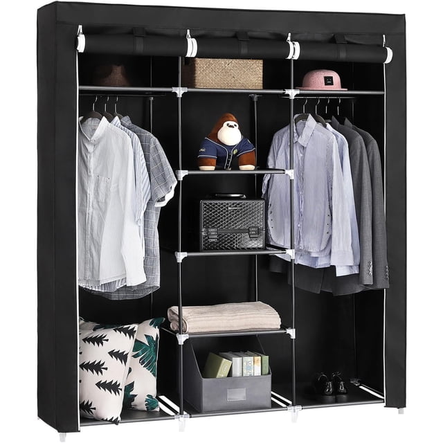 SONGMICS Garde-Robe Portative pour Vêtements en Noir, avec Housse en Tissu Non Tissé, Multiples Tablettes et Tringles pour un Rangement Organisé. la Garde-Robe Comprend un Cadre Métallique Robuste avec Connecteurs Renforcés, Offrant un Soutien Fiable pour les Vêtements et les Accessoires. la Housse en Tissu à Fermeture Éclair Protège les Vêtements de la Poussière, pendant Que la Conception Spacieuse Accueille les Articles Pliés, les Chaussures et les Vêtements Suspendus. les Dimensions Sont de 17,7 Pouces de Profondeur, 59,1 Pouces de Largeur et 68,9 Pouces de Hauteur. Convient aux Chambres