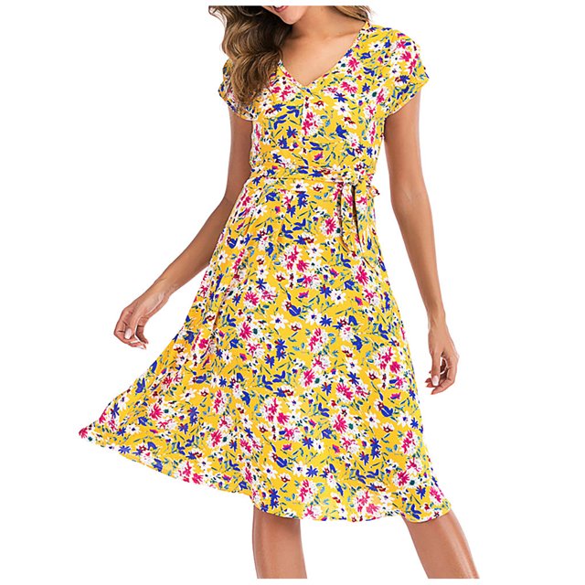 Fridja Robes Décontractées à Manches Courtes à Fleurs pour Femmes, Robe d'Été de Plage avec Ceinture. Cette Robe Longueur Genou Présente une base Jaune Vibrante avec un Imprimé Floral Coloré, un Col en V, des Manches Courtes et une Ceinture Assortie pour une Coupe Flatteuse. Fabriquée en polyester, Elle Convient au Port Décontracté, de Fête Ou Quotidien au Printemps, en Été, en Automne et en Hiver.