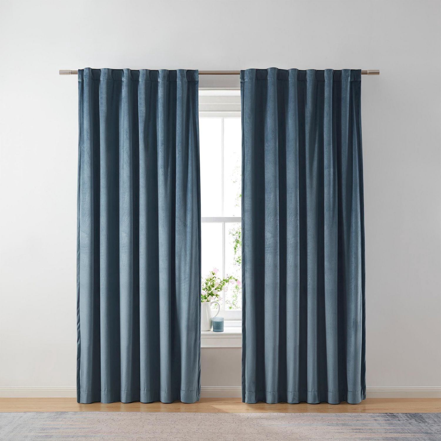 Better Homes & Gardens Panneau de Rideau Occultant en Velours avec passe-Tringle, 132 x 213 cm