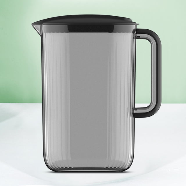 Kitchen Kettle Pot à Jus avec Couvercle, Distributeur de Boissons en Plastique de 2 L Conçu pour le Rangement au Frigo. Doté d'Un Couvercle Noir Élégant, d'Un Corps transparent et d'Une Poignée Ergonomique pour un Versement Facile. Idéal pour les Boissons Froides comme le Thé Glacé, la Limonade Ou le Lait, Convient aux Fêtes, aux Rassemblements et à l'Usage Quotidien.