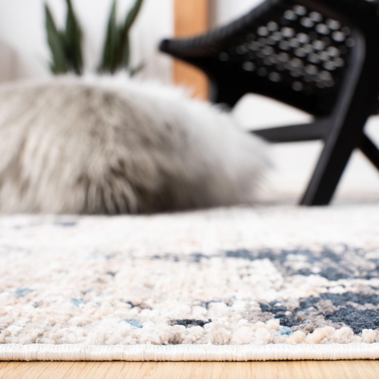 Safavieh Mayflower Elvina Abstract Area Rug