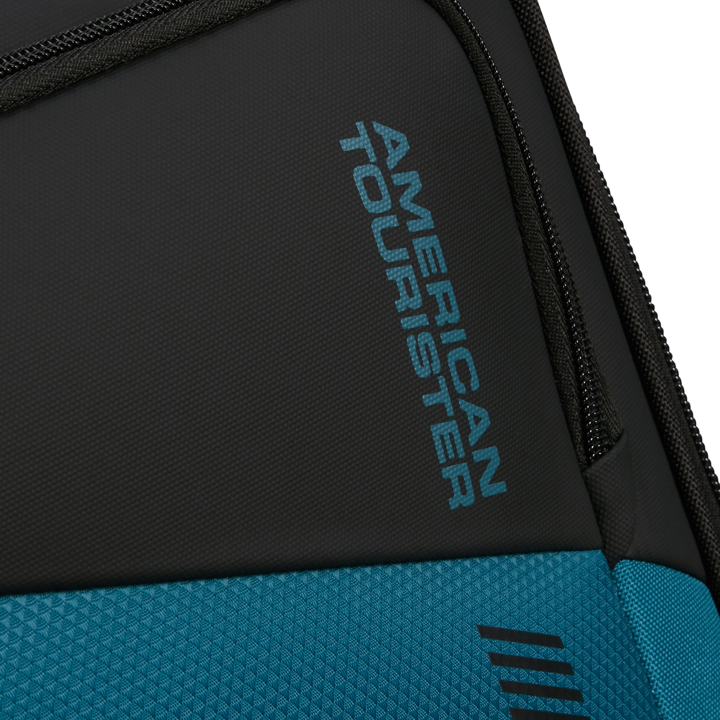 American Tourister Daring Dash Spinner Medium Luggage