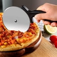 thumbnail image 2 of SLYNSHome Roue à Pizza Classique avec Lame Tranchante pour Couper les Croûtes Grande Roue Coupe-Pizza avec Poignée Antidérapante, 2 of 9