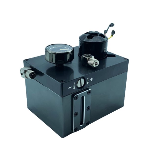 Réservoir de Pompe Hydraulique Intégrée de 120 ml pour Excavatrice Hydraulique Télécommandée 1/14