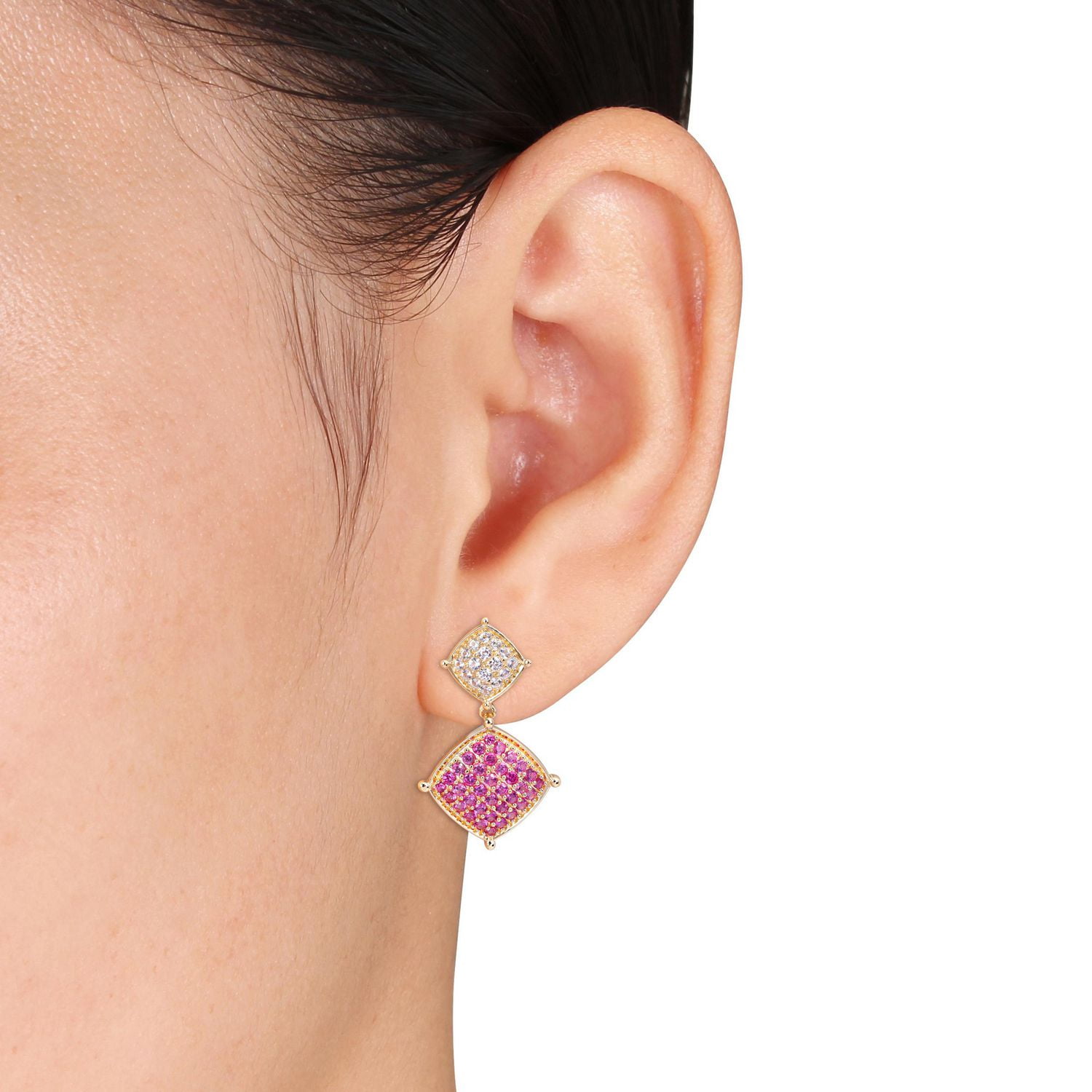 Boucles d'oreilles en forme de losange Miabella avec 1-3/4 Carat PBT de Rubis et Saphir Blanc Synthétique en Argent Sterling Plaqué Jaune