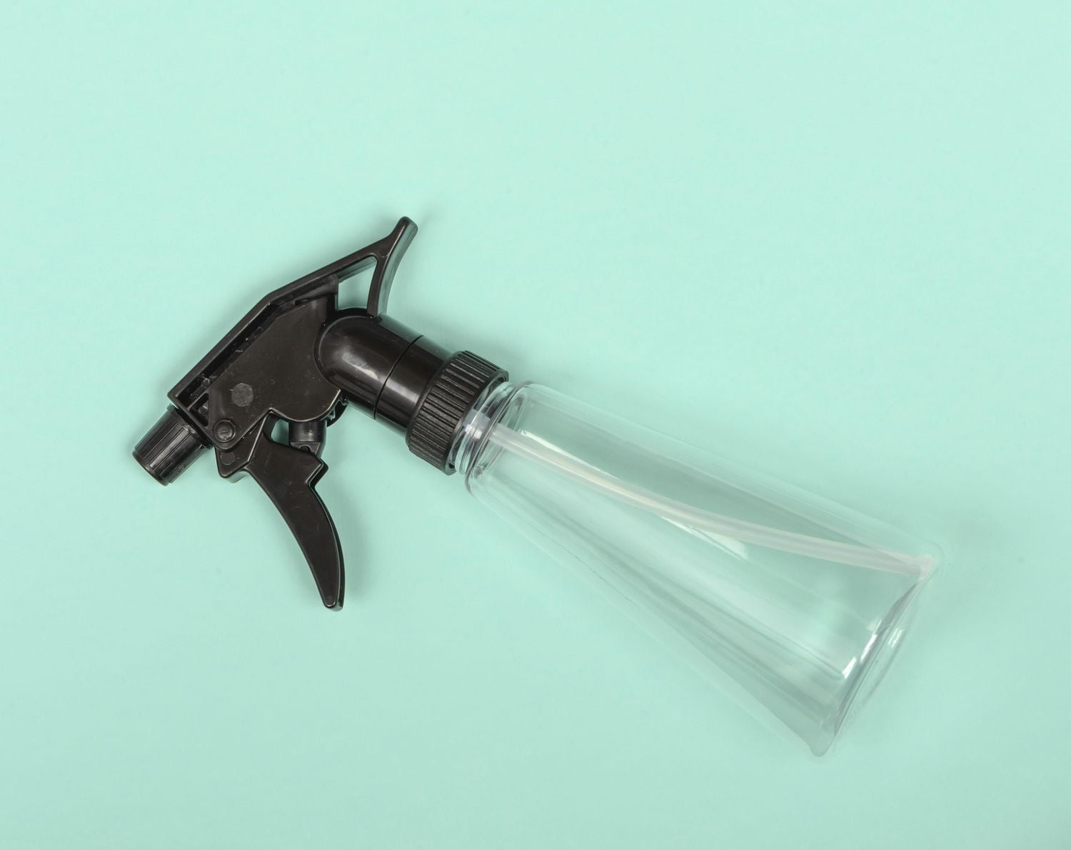 Conair Salon‑To‑Go Spray Bottle, Clear Refillable Hair Mist Bottle with Black Nozzle