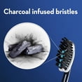 thumbnail image 3 of Oral-B Pro-Flex Brosse à Dents Manuelle au Charbon, Souple, 3 of 8