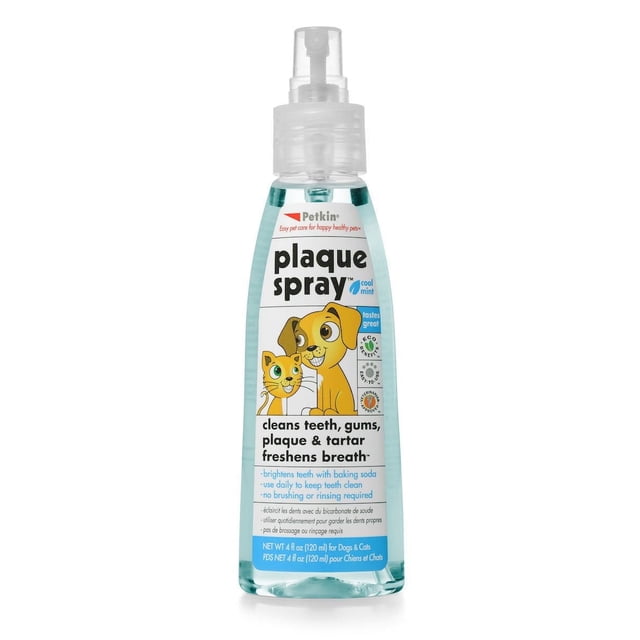 Petkin Cool Mint Plaque Spray in a clear 120 ml plastic spray bottle with transparent cap, featuring a label with cartoon dog and cat. This dog dental care spray cleans teeth, gums, plaque, and tartar while freshening breath and brightening teeth with baking soda. Suitable for daily use on dogs and cats without brushing or rinsing.