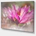 thumbnail image 2 of Lotus Rose sur Fond Abstrait - Impression d'Art Floral sur Toile, 2 of 3