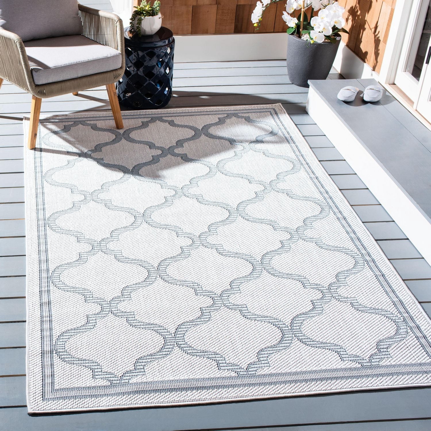 Safavieh Bermuda Corie Geometric Quatrefoil Outdoor Area Rug