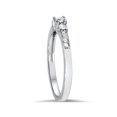 thumbnail image 2 of Bague de Fiançailles à Trois Pierres en Diamant Rond 1/3 Ct en Or Blanc 14 K, 2 of 4