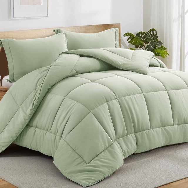 All Season Queen Comforter Set Soft Quilted Down Alternative Comforter+ Pillow Shams with Corner Tabs Winter Summer Warm Fluffy Machine Washable (Queen )