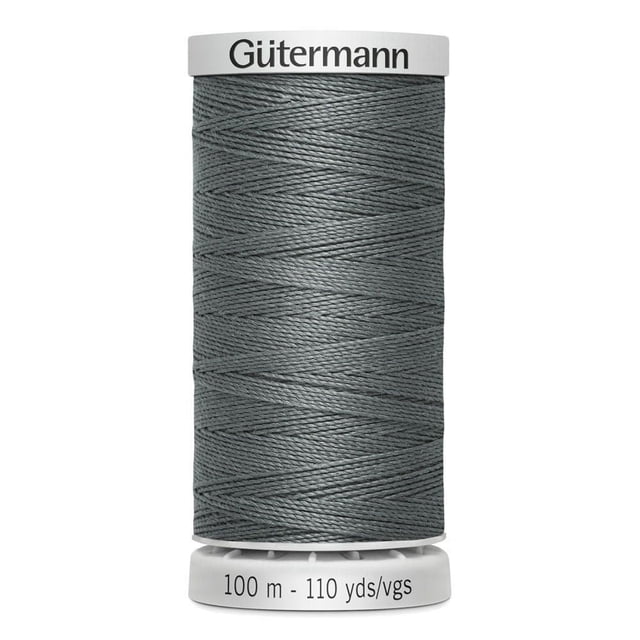 Gutermann Extra Bobine Thread Solide 100 % Polyester Gris, 100 m (110 yds), Conçue pour la Couture Robuste sur Cuir, Toile et Tissus de Décoration Intérieure, Enroulée Serrée sur une Bobine en Plastique Blanche avec Nom de Marque visible.