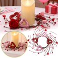 thumbnail image 1 of Anneau de Bougie de la Saint-Valentin, Centre de Table Floral avec Verdure et Baie pour Table, 1 of 5