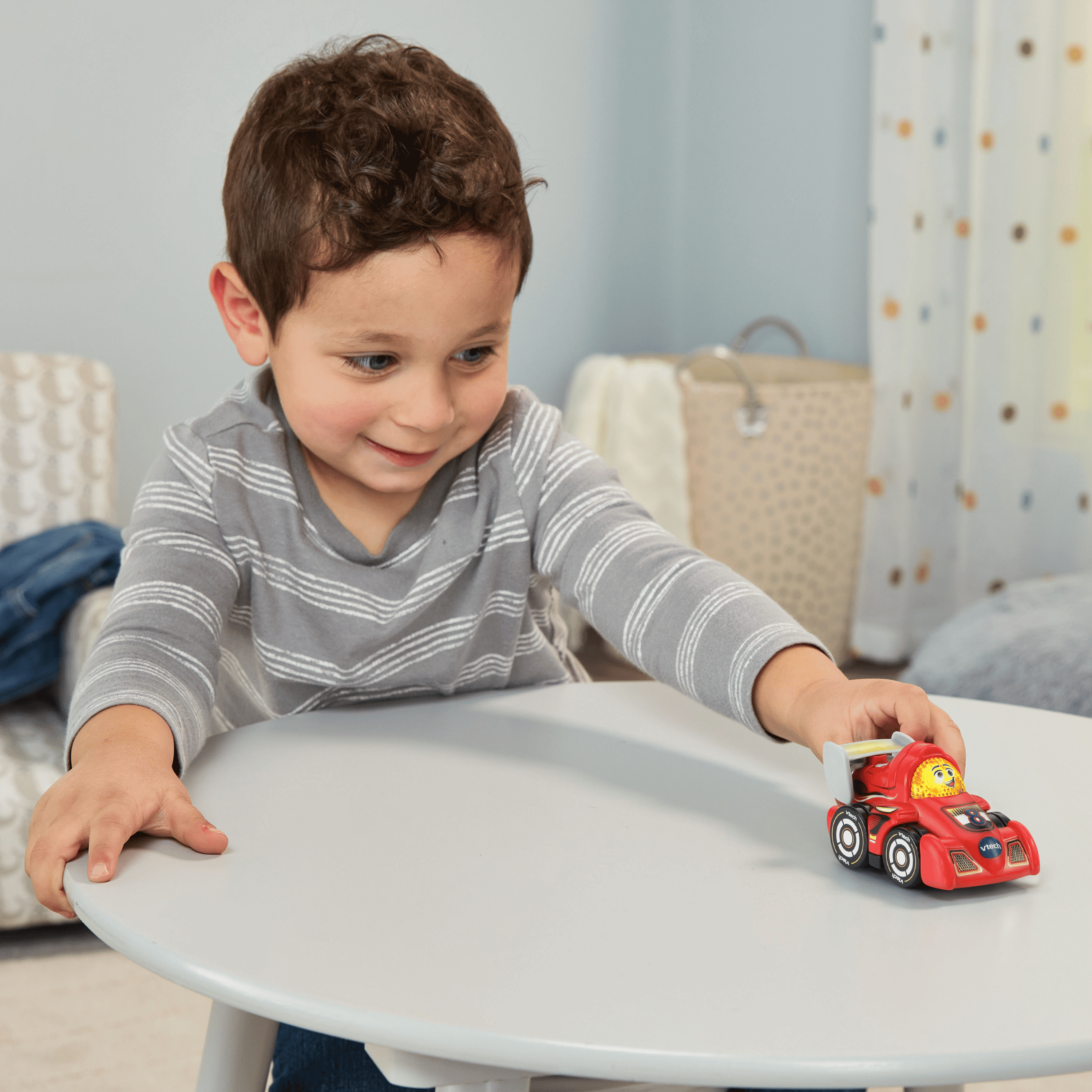VTech® Tut Tut Bolides Louis Bolide Grand Prix avec sons - Version anglaise, 1.5+ Ans