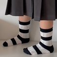thumbnail image 2 of CHUANK Chaussettes Hautes Jusqu'aux Genoux pour Bébés Filles Chaussettes Courtes Motif Mignon d'Animaux à Pois Floraux Rouge 5-8 Ans, 2 of 4