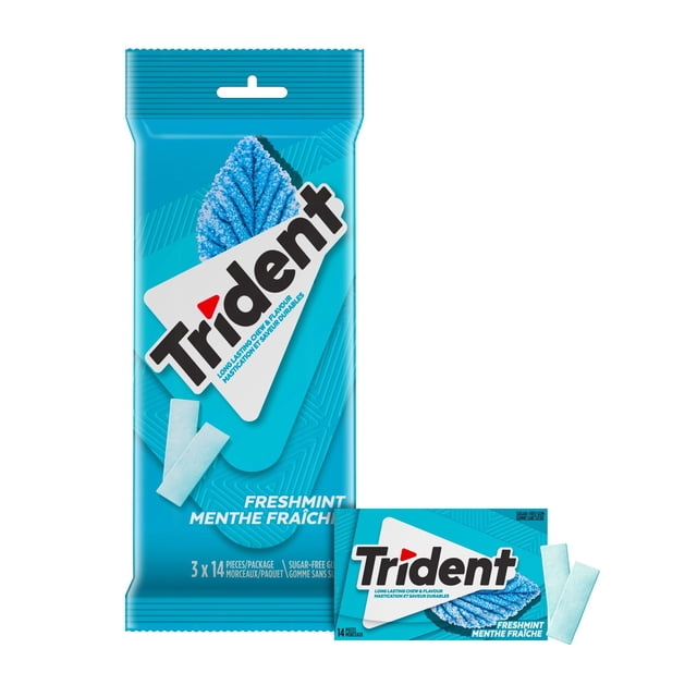 Trident Freshmint Multipack de Gommes Sans Sucre avec 3 Paquets de 14 Pcs (42 au total) dans un Emballage Bleu avec un Graphique de Feuille de Menthe Texturée et Deux Bâtonnets de Gomme Bleu Pâle, Offrant une Saveur de Menthe Nette et un Soutien de la Santé Buccale Sans Sucre, Idéal pour une Fraîcheur en Déplacement.