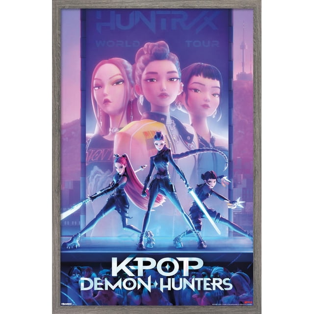 Netflix KPop Demon Hunters (2025) - Affiche Murale sur une Feuille, 14,725 Pouces x 22,375 Pouces Encadrée, Représentant Trois Chasseuses de Démons Animées en stances de combat Futuristes Tenant des Épées et des Armes Lumineuses sur une Scène Éclairée au Néon avec une Ligne d'Horizon de Ville et un Grand Panneau d'Affichage Numérique Lisant Huntrx WORLD TOUR. l'Affiche Utilise des Tons Violets et Bleus Vibrants avec une Finition Satinée, Convient