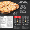 thumbnail image 2 of Pizza congelée Red Baron Four Cheese Classic Crust, 612 g Pizza glacée Red Baron Four Cheese Classic Crust 612 grammes, 2 of 6