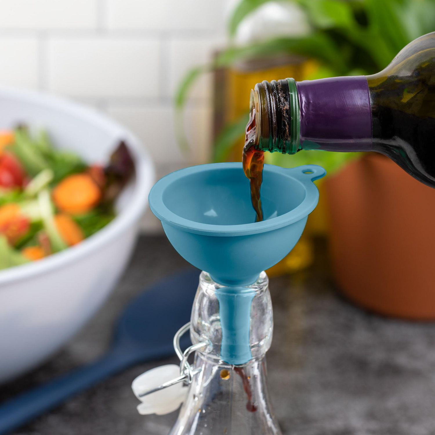 Thyme & Table Entonnoir en Silicone Bleu