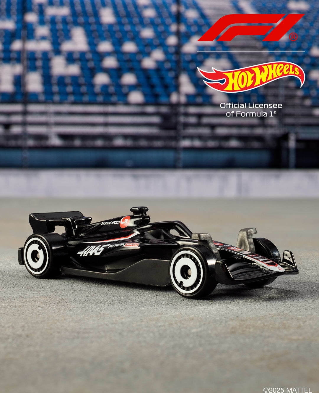 Hot Wheels Bundle -Formula 1 Sprint Race Circuit Track Set with 3 Die-Cast Toy Cars & Set of 5 Formula 1-Themed 1:64 Scale Die-Cast Toy Cars