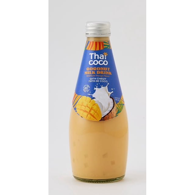 Thai Coco Brand Boisson au Lait de Coco Saveur Mangue avec Nata de Coco 290 ml dans une Bouteille en Verre Transparent avec Bouchon Argenté et Étiquette Bleue Montrant des images de Mangue et de Noix de Coco, Lait d'Origine Végétale Mélangeant Lait de Coco et Eau avec des Morceaux Moelleux de Nata de Coco, Sans Gluten, Sans Lactose et Sans Soya, Idéal comme Boisson Alimentaire en Conserve Rafraîchissante à l'Internationale.
