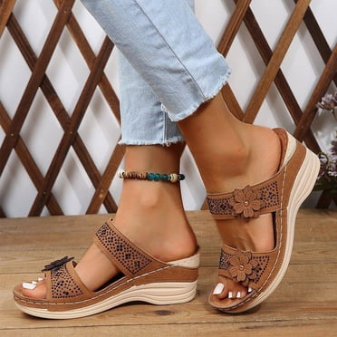 Gspmoly Sandales à Enfiler pour Femmes, Mode Décontractée pour Femmes, Nouveau Style de Printemps, Fleurs, Plage, Respirantes, Sandales Compensées à Bout Ouvert, Pantoufles de Maison pour Femmes, Brun 37