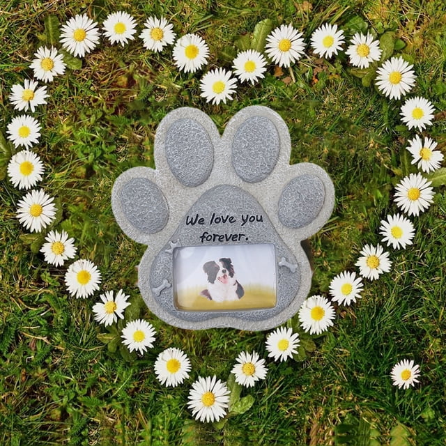 Pierre Commémorative pour Animal avec Empreinte de Patte Personnalisée et Fente pour Cadre Photo – Marqueur de Tombe en Résine Résistant aux Intempéries pour Chiens et Chats, Cadeau de Jardin Sincère pour Perte d'Animal (5.9x4.9x0.7 Po) Gris