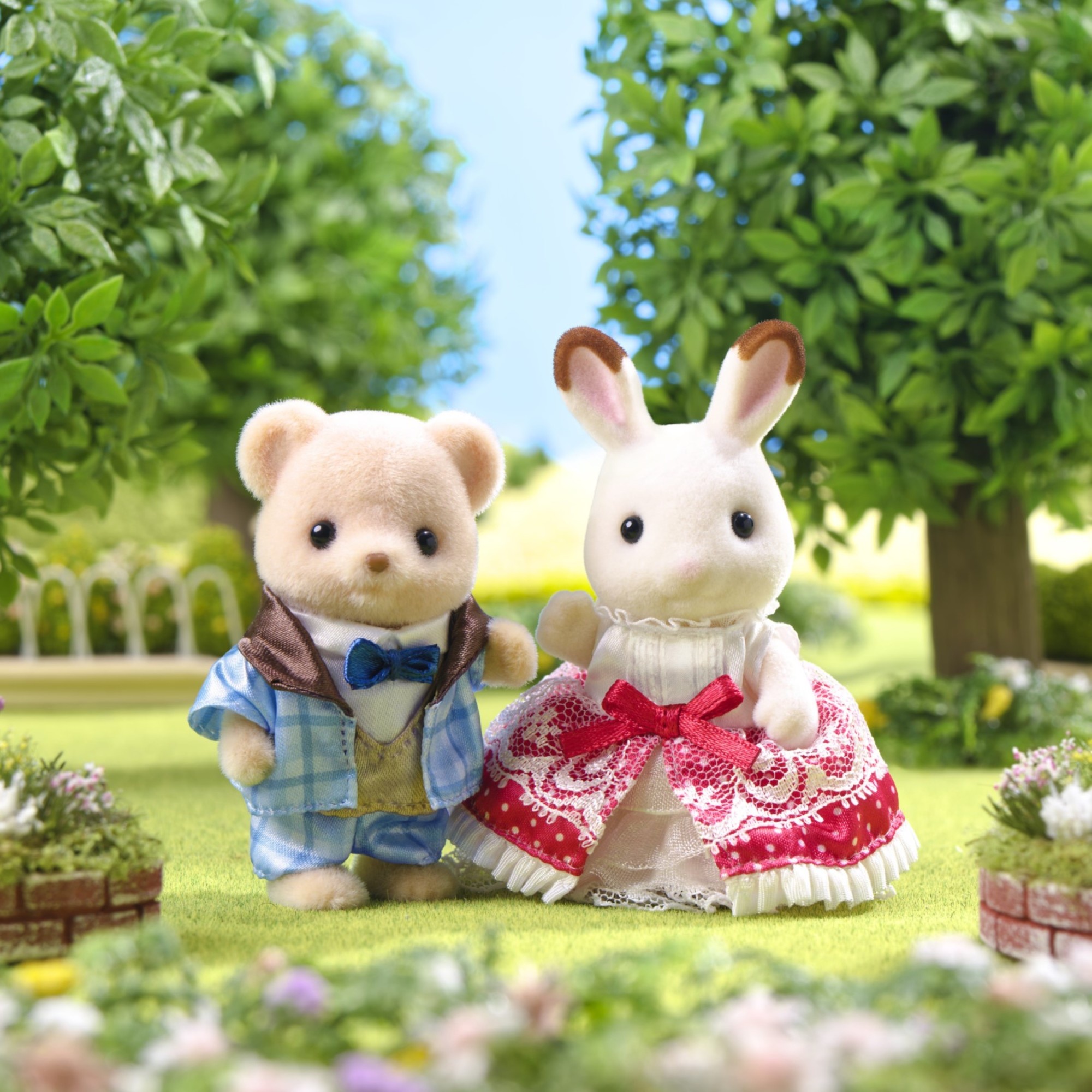 Set Friends Anniversaire de Calico Critters - Freya & Theo, 40e édition anniversaire, 2 figurines poupées de collection