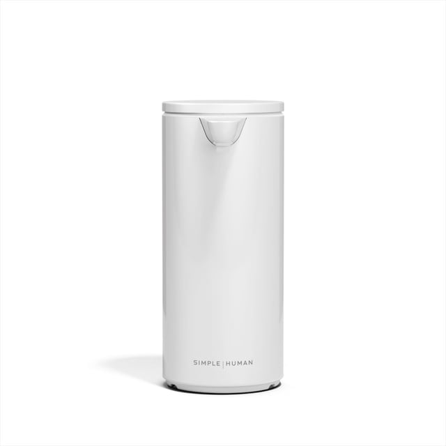 Simplehuman Distributeur de Savon Liquide à Capteur Automatique Rechargeable Sans Contact de 9 oz en Acier Blanc, Conçu pour les Comptoirs de Salle de Bain. Doté d'Une Forme Cylindrique Élégante, d'Une Pompe à Tube Anti-Obstruction et d'Une Grand Ouverture de Recharge pour une Distribution de Savon Facile. Positionné sur un Fond Blanc Uni.
