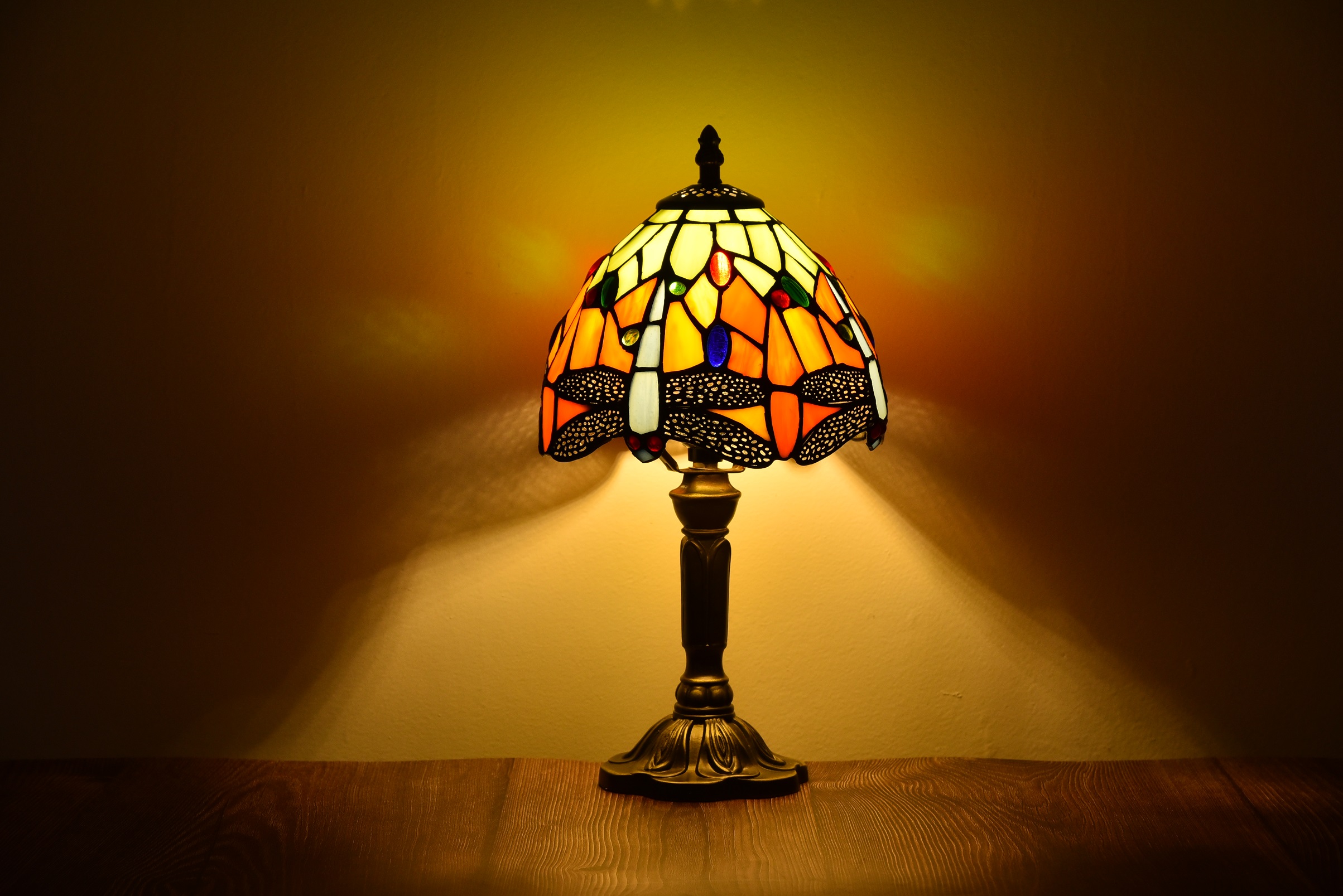 Tiffany Style Lamp Dragonfly Table Desk Lamp Bedside LED Lamp Bedroom Stained-Glass 14.5'' Height Multi-color