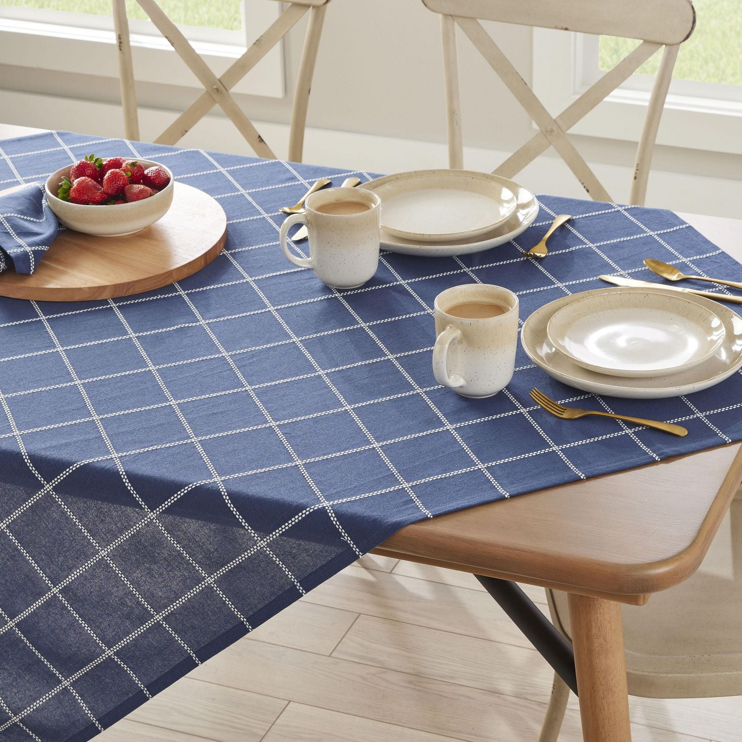Jeté de table tissé Jamey de Better Homes & Gardens - 50" x 50" - Indigo délavé - 100 % coton