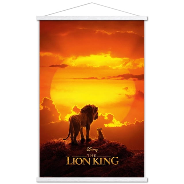 Disney Le Roi Lion - Mufasa And Simba Affiche Murale, 22,375 Po x 34 Po art Mural Encadré Mettant en Vedette un Grand Lion et un Petit sur un Rebord Rocheux avec un Coucher de Soleil orange Lumineux et un Grand Soleil derrière, Idéal pour la Déco de Chambre Ou de Bureau et Convient à la Décoration de Fête à Thème.